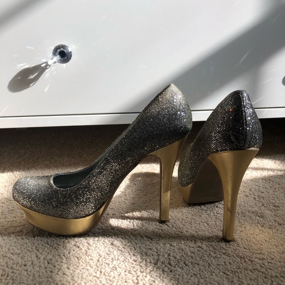 Jennifer Lopez Silver Sparkly Heels ✨🤍 - Picture 3 of 6